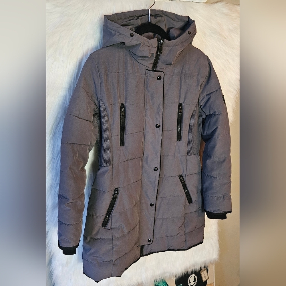 Guess Women's Gray Puffer Coat (NWOT) - Picture 2 of 11